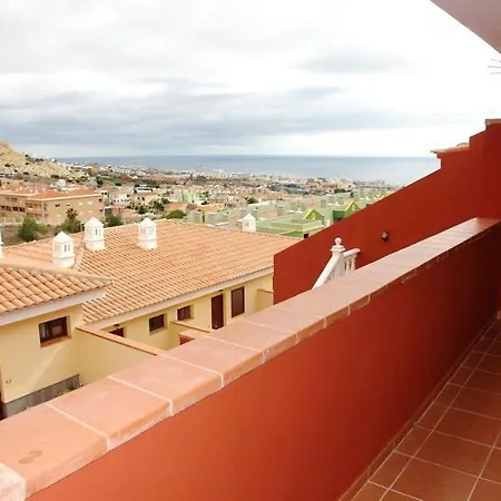 House With Jacuzzi In アデヘ