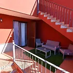 House With Jacuzzi In Διαμέρισμα *