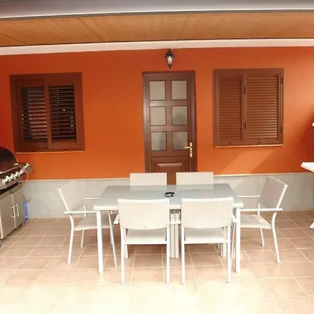 House With Jacuzzi In Apartment *