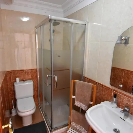 Apartment House With Jacuzzi In